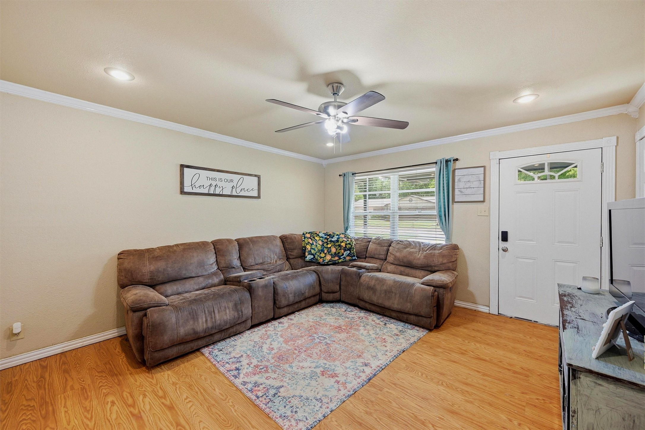 109 N Hickory Avenue Denison TX 75020
