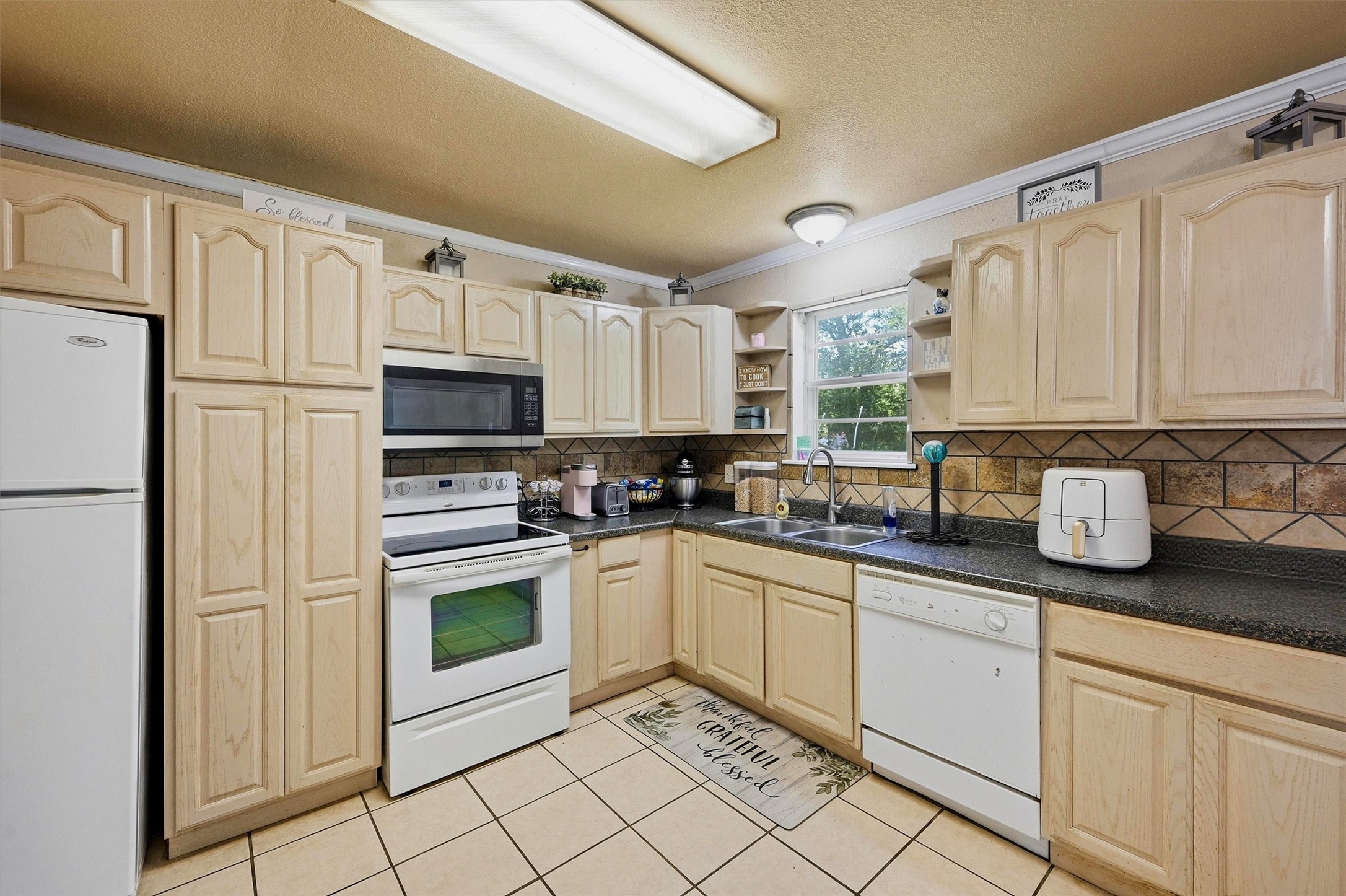 109 N Hickory Avenue Denison TX 75020