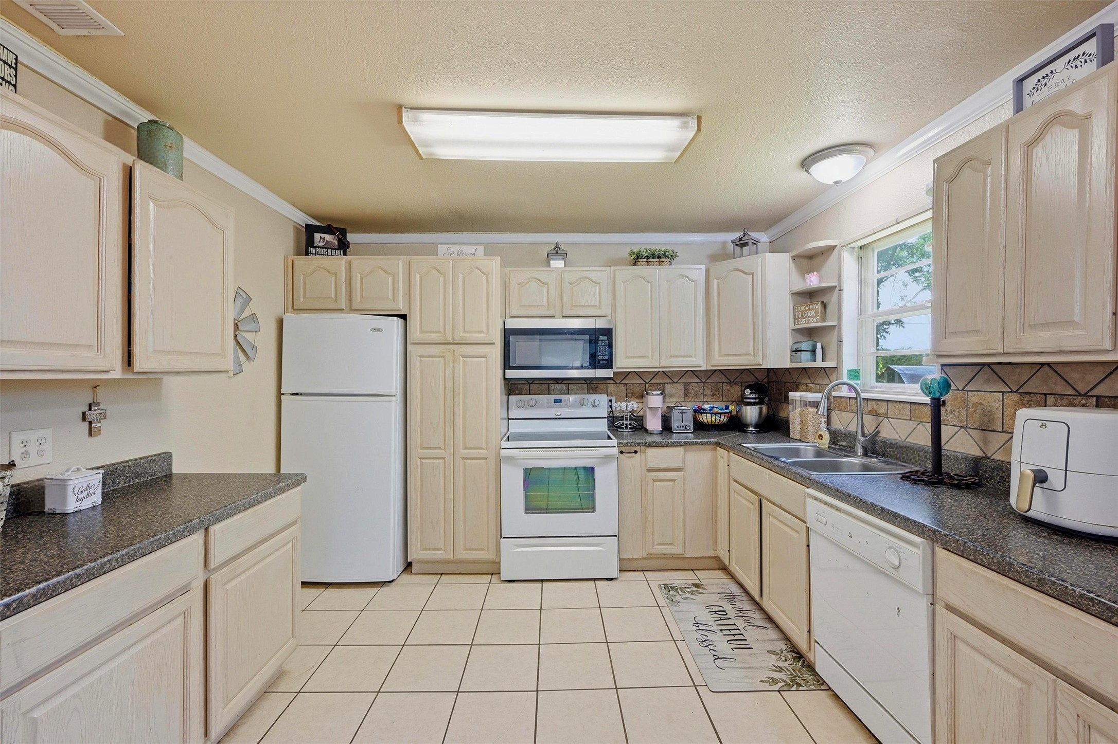 109 N Hickory Avenue Denison TX 75020
