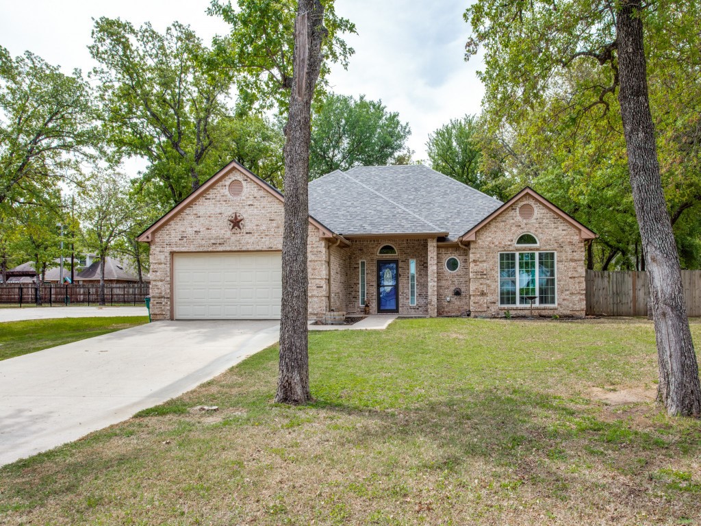 1022 Shady Oaks Drive N Bridgeport TX 76426