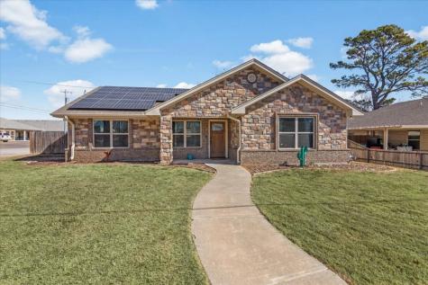 401 E Greenwood Avenue Bowie TX 76230