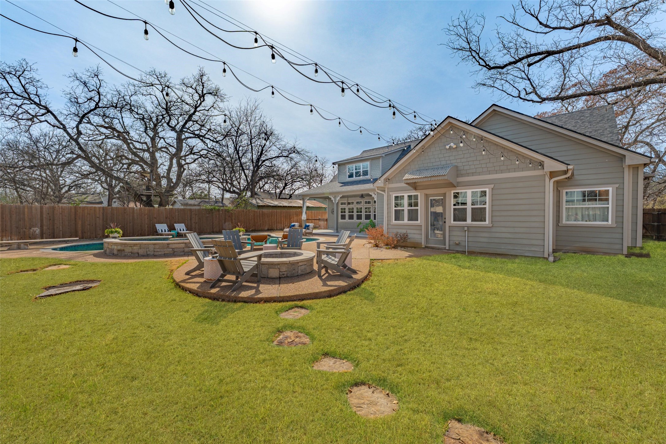 907 Cherry Street Graham TX 76450