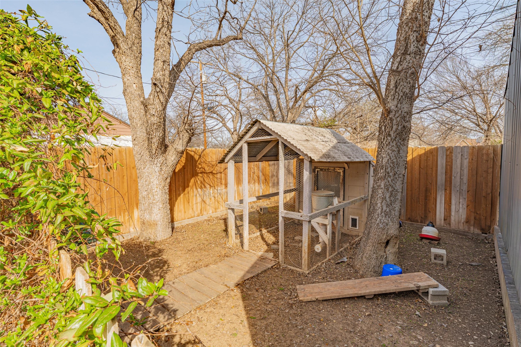 907 Cherry Street Graham TX 76450