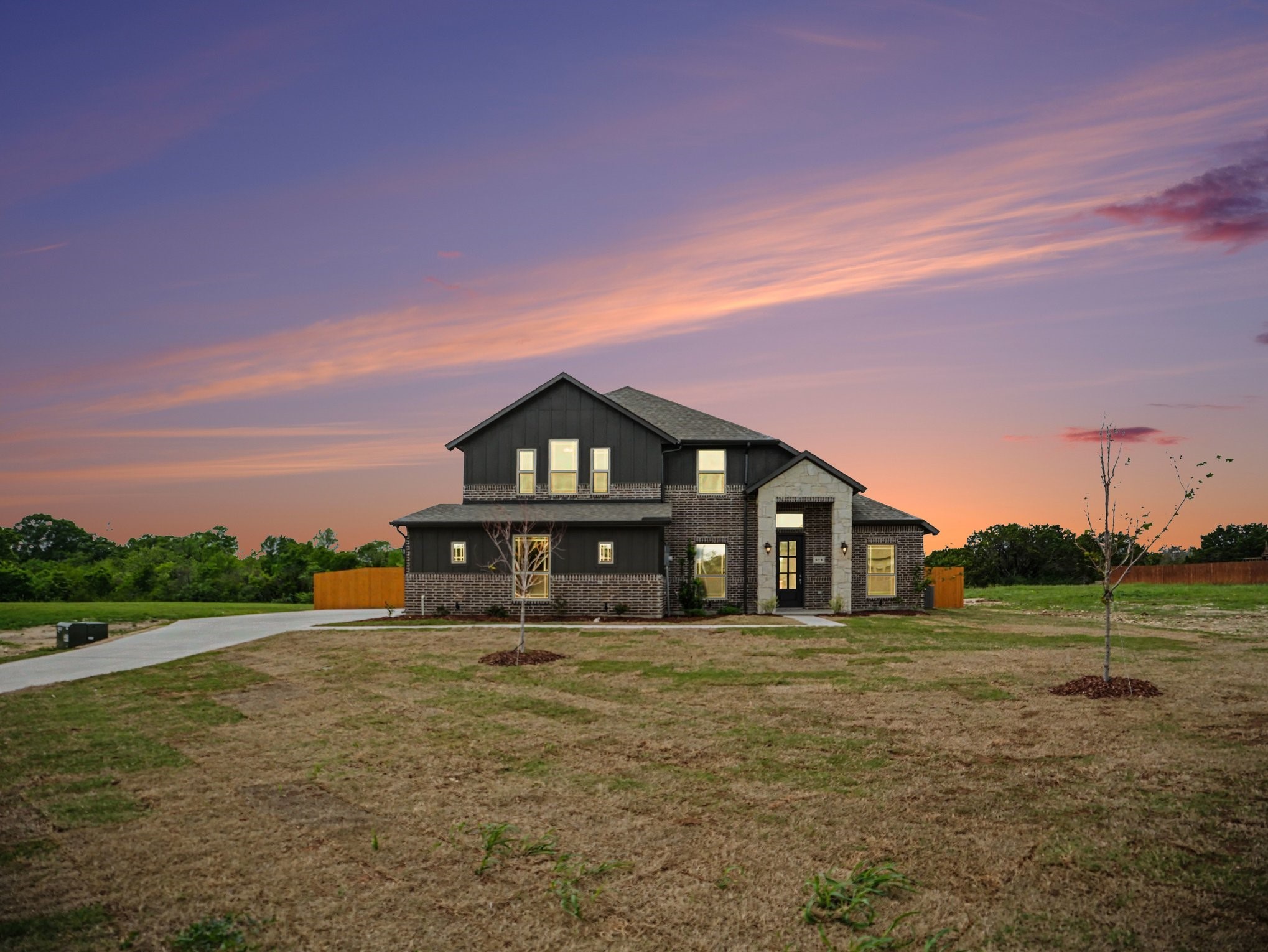 979 Beaverbrook Lane Desoto TX 75115