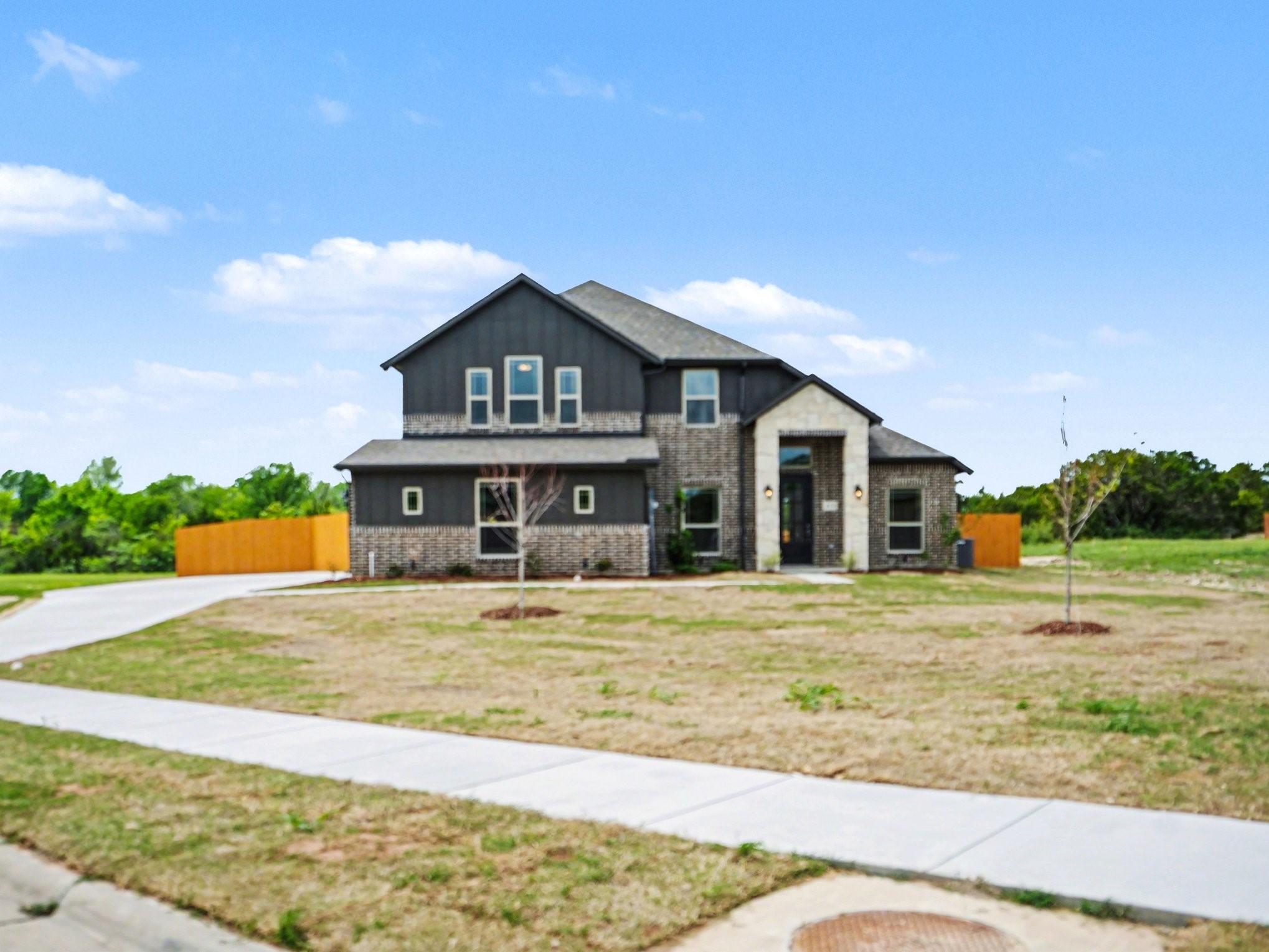 979 Beaverbrook Lane Desoto TX 75115