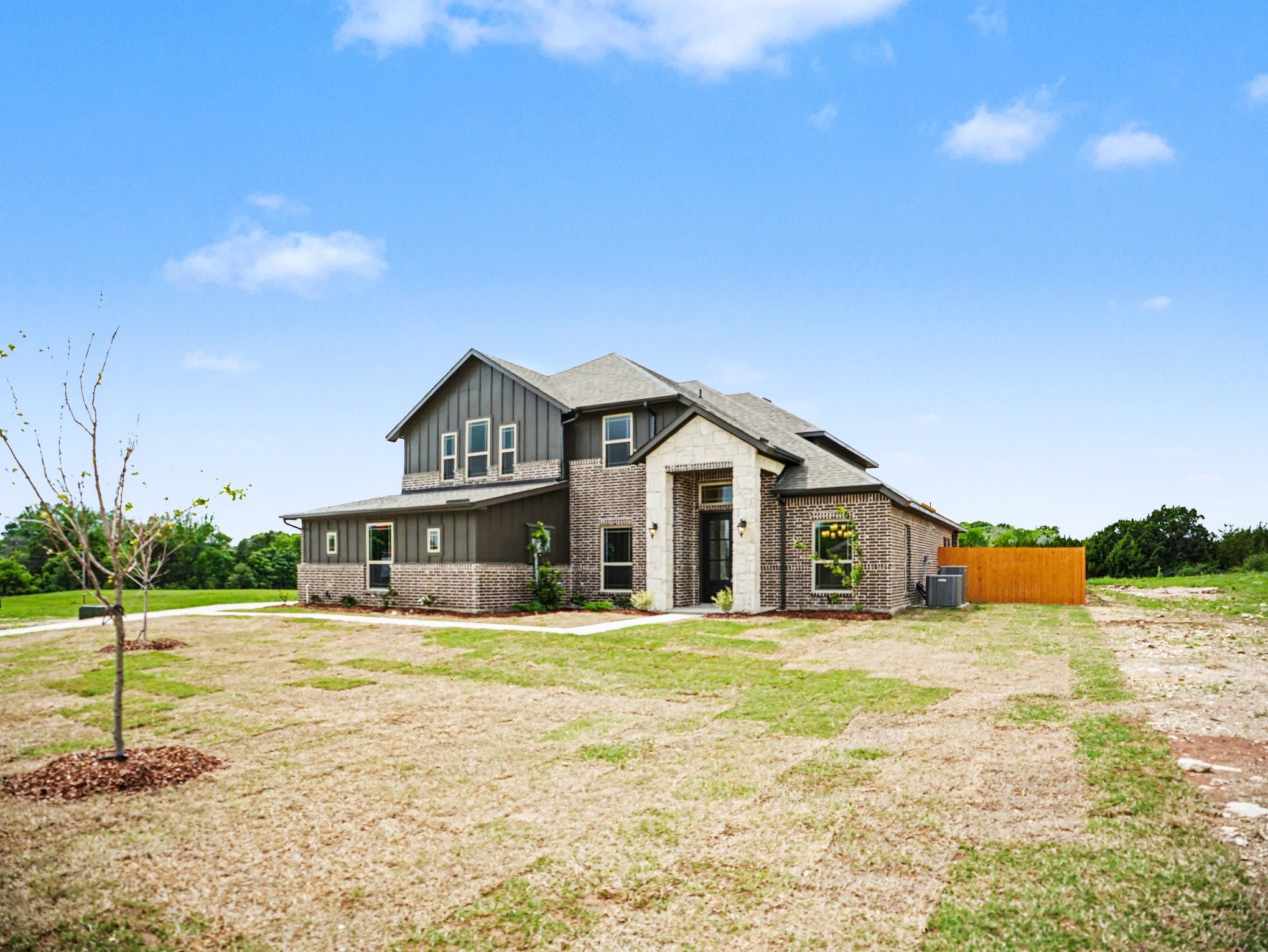 979 Beaverbrook Lane Desoto TX 75115