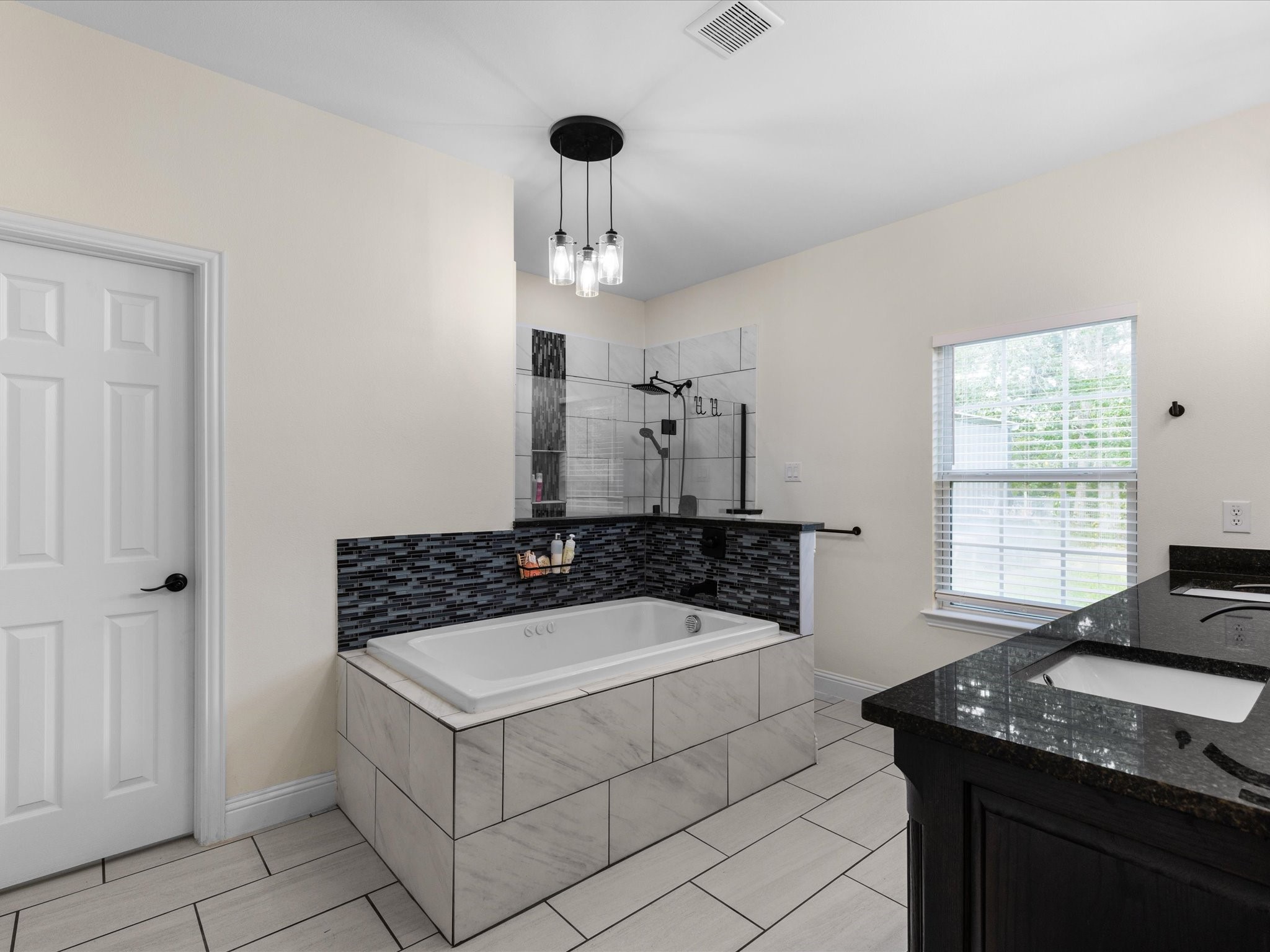 117 Coyote Cave Lane Alvord TX 76225