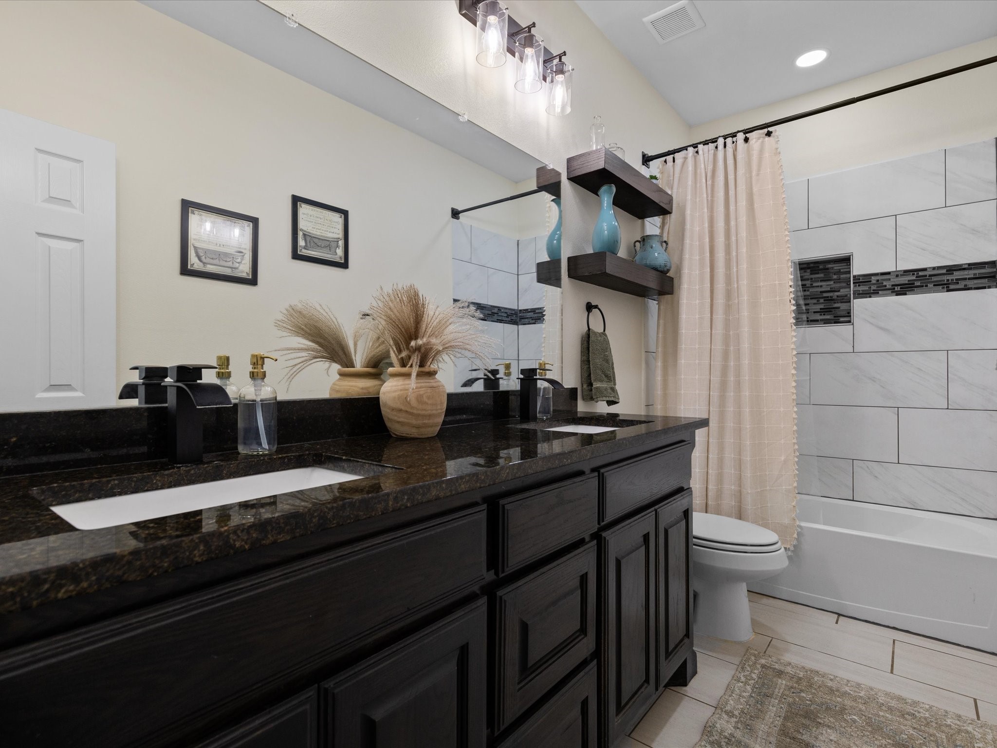 117 Coyote Cave Lane Alvord TX 76225
