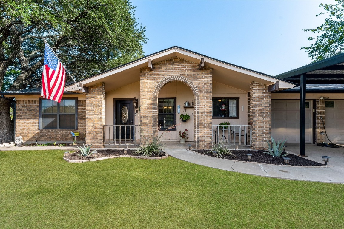 302 Saddleview Court Granbury TX 76048