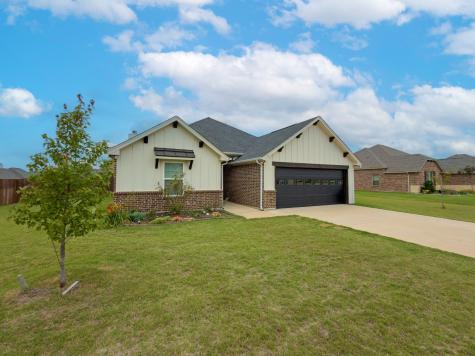 3022 Meandering Way Granbury TX 76049