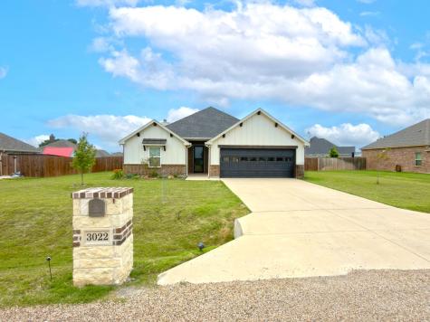 3022 Meandering Way Granbury TX 76049