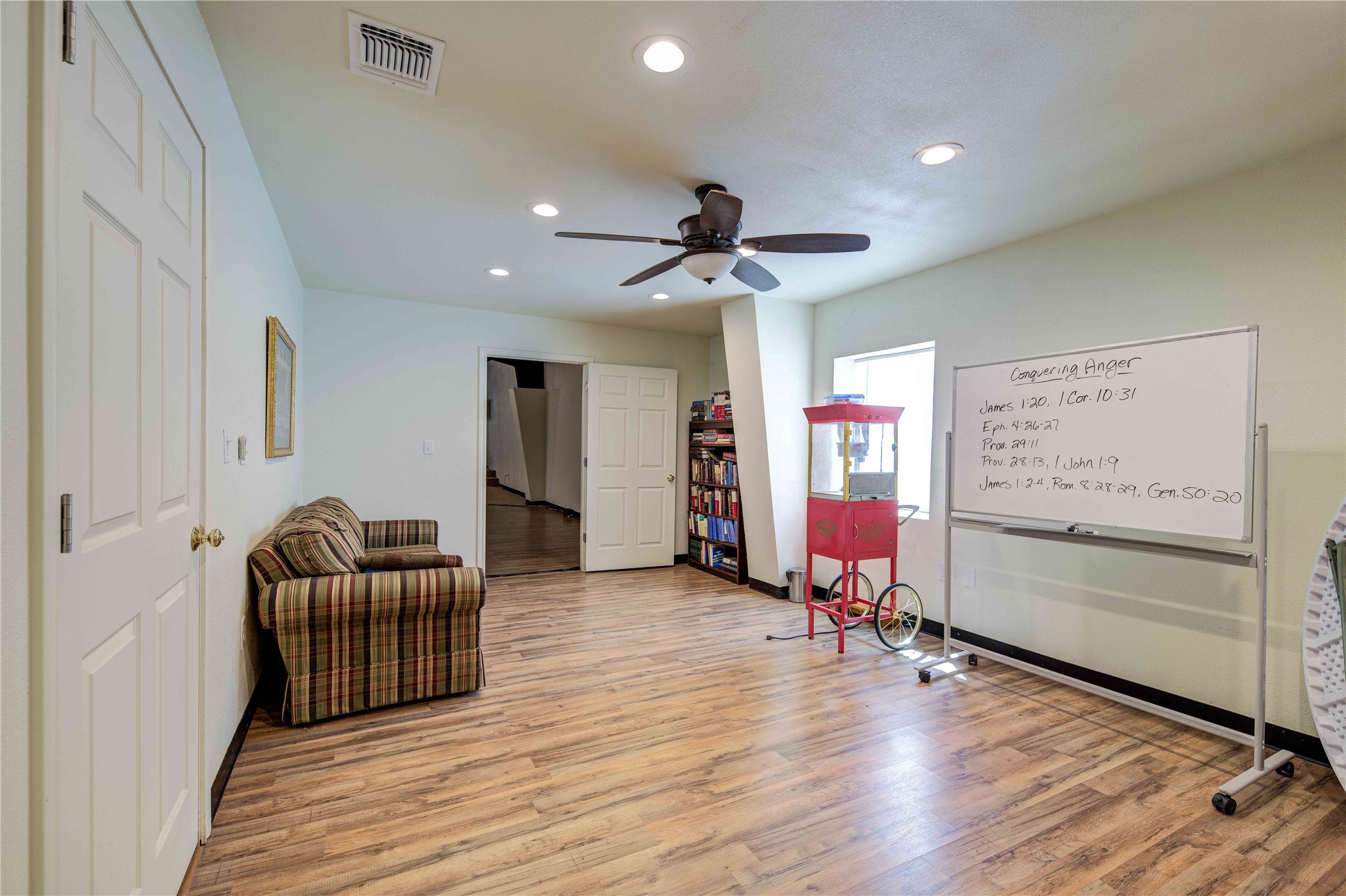205 N Davis Street Chico TX 76431