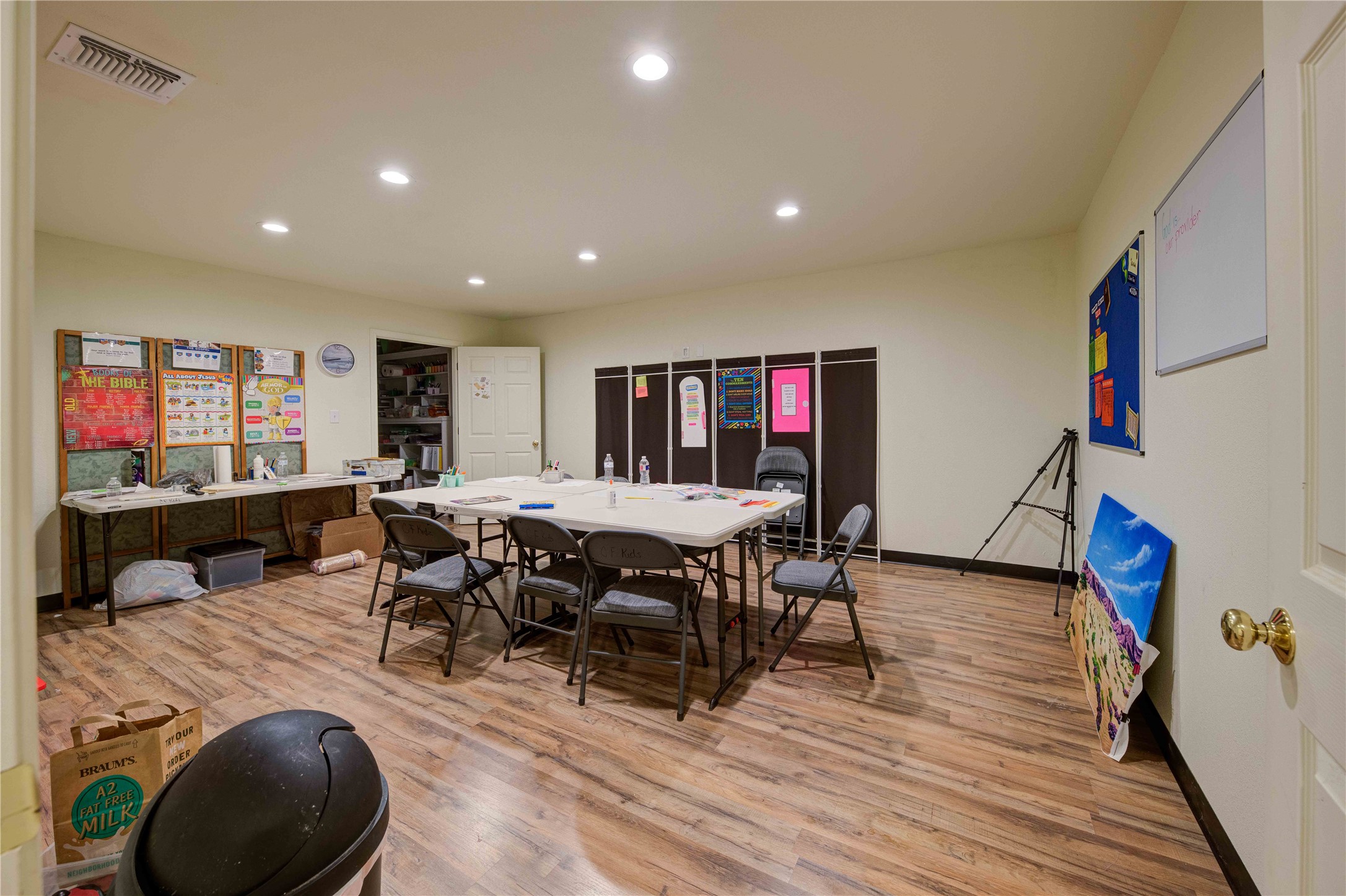 205 N Davis Street Chico TX 76431