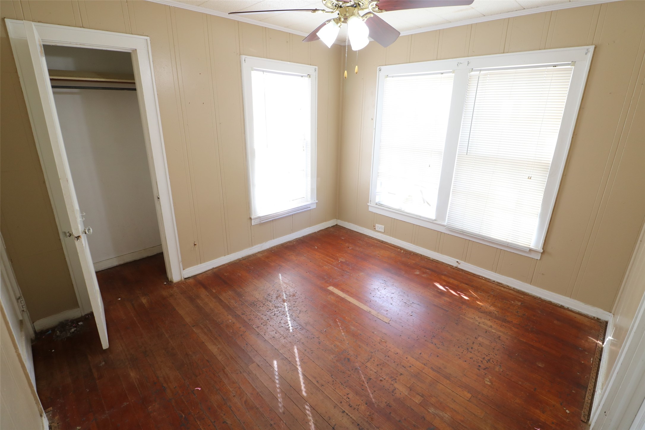 718 SE 24th Paris TX 75460