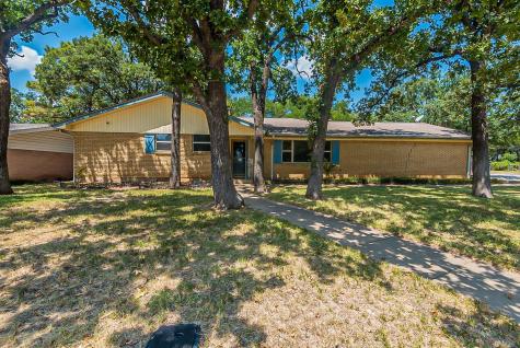 1013 Wade Drive Bedford TX 76022