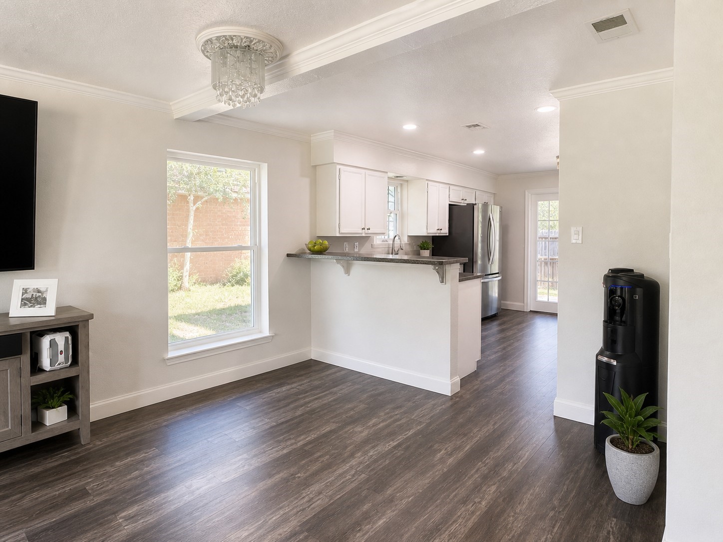 2442 Club Manor Drive Dallas TX 75237