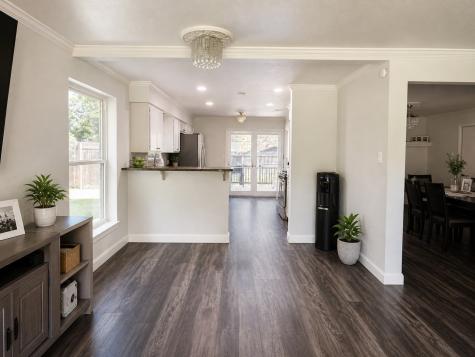 2442 Club Manor Drive Dallas TX 75237