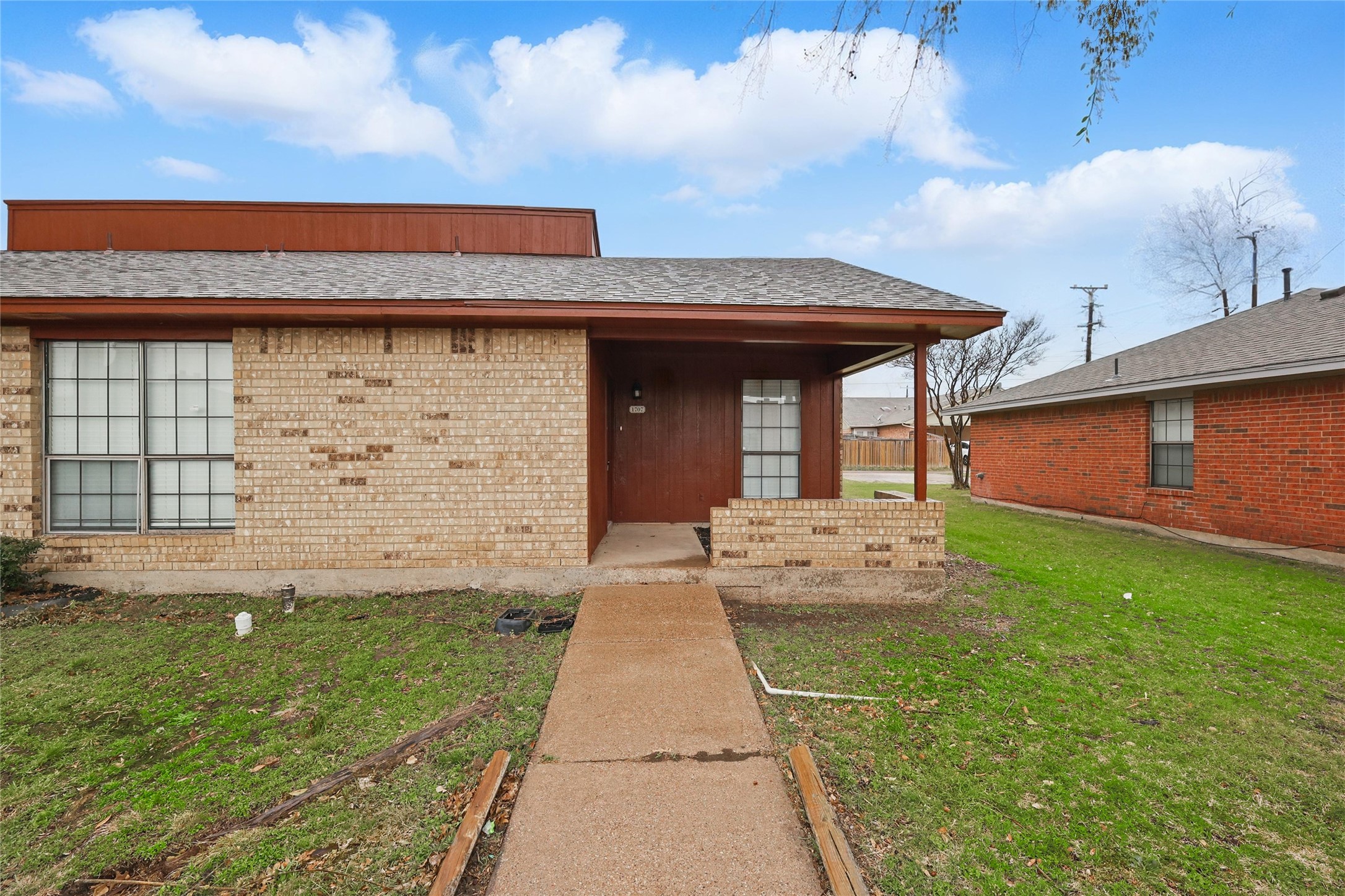 1707 Creekview Drive Glenn Heights TX 75154