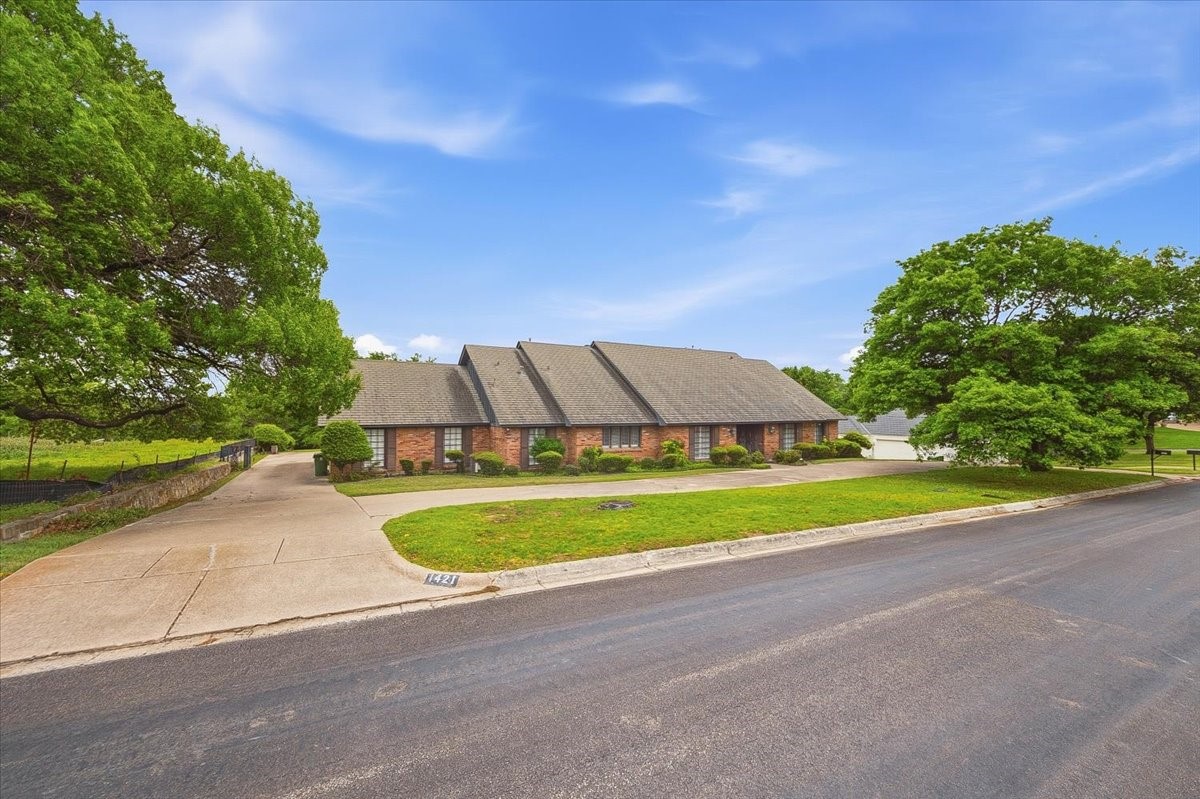 1421 Westover Lane Westover Hills TX 76107