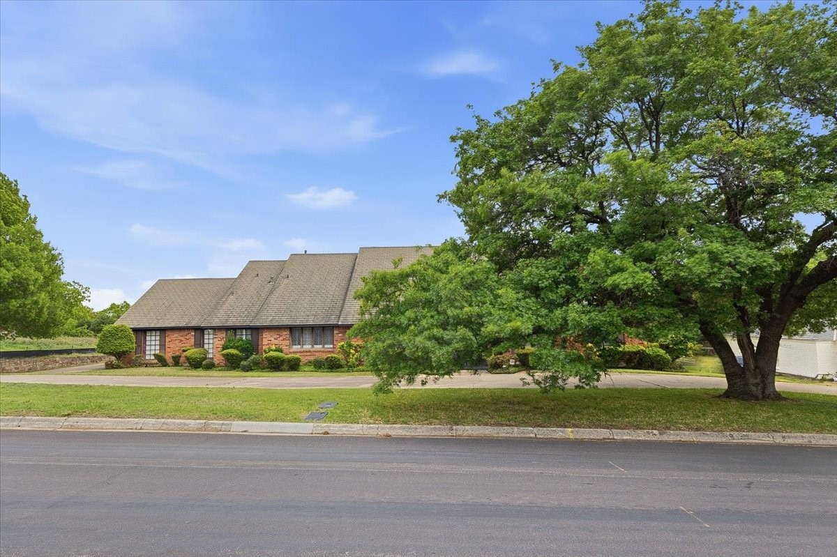 1421 Westover Lane Westover Hills TX 76107