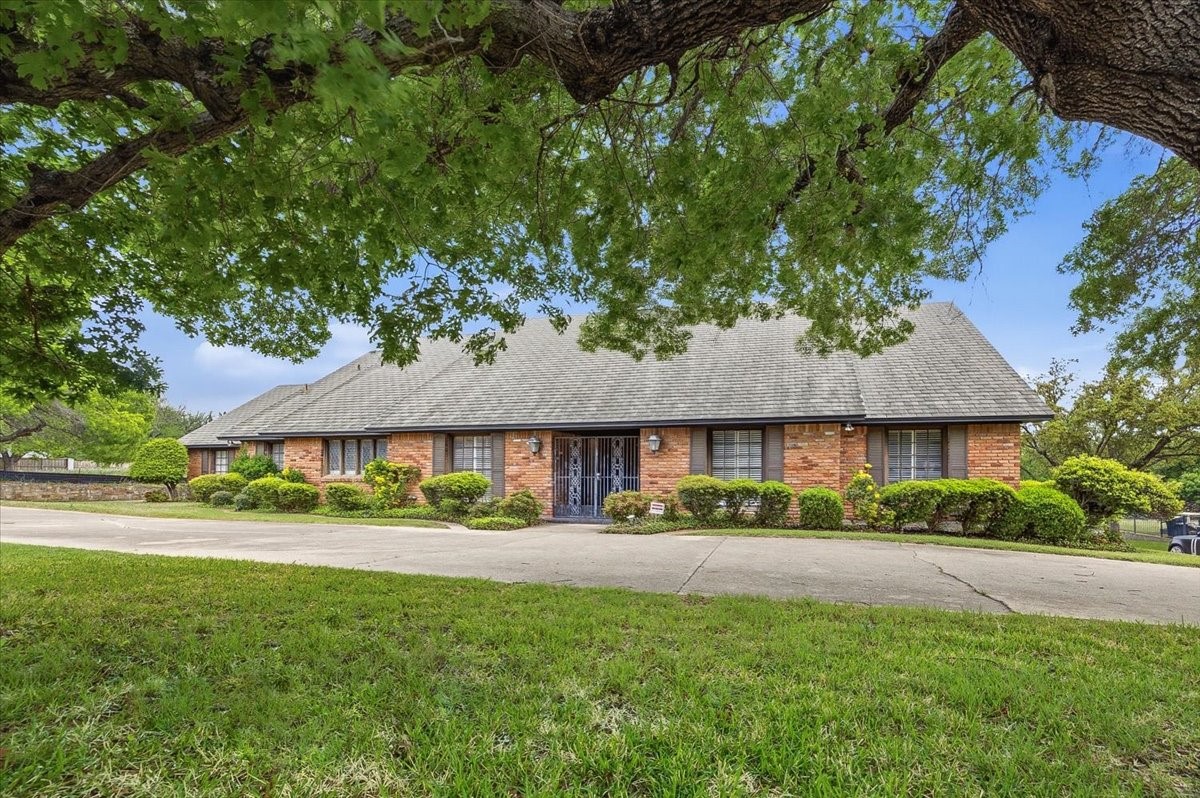 1421 Westover Lane Westover Hills TX 76107