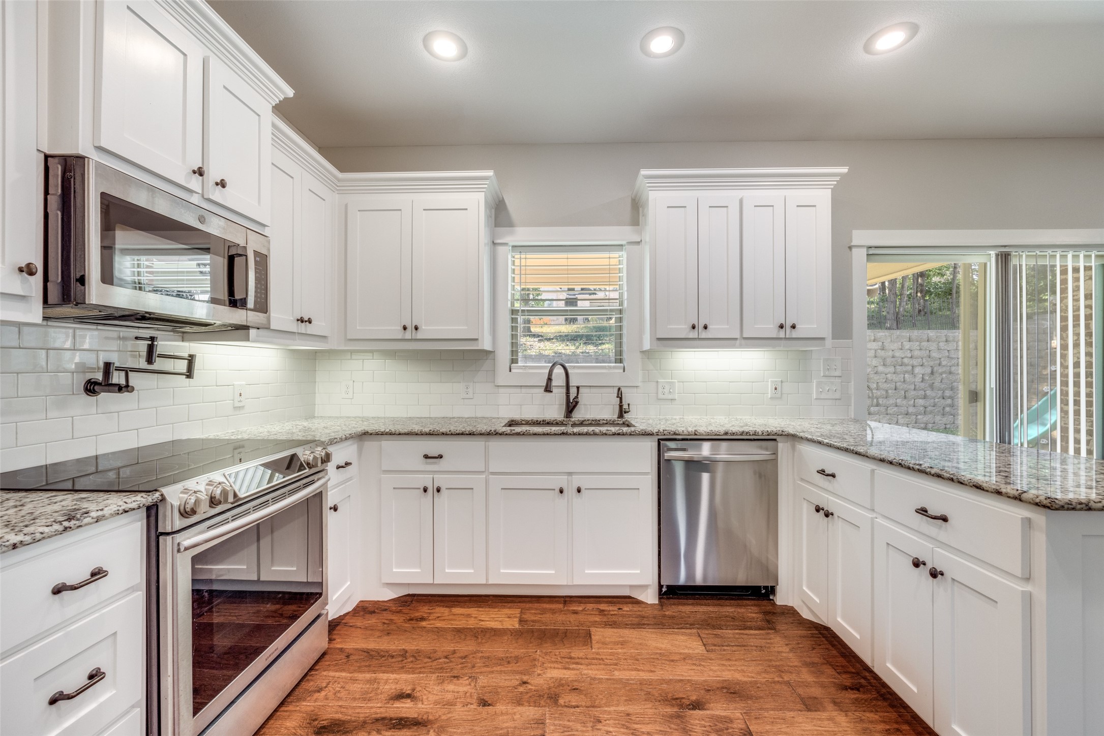 208 Greenway Bend Pottsboro TX 75076