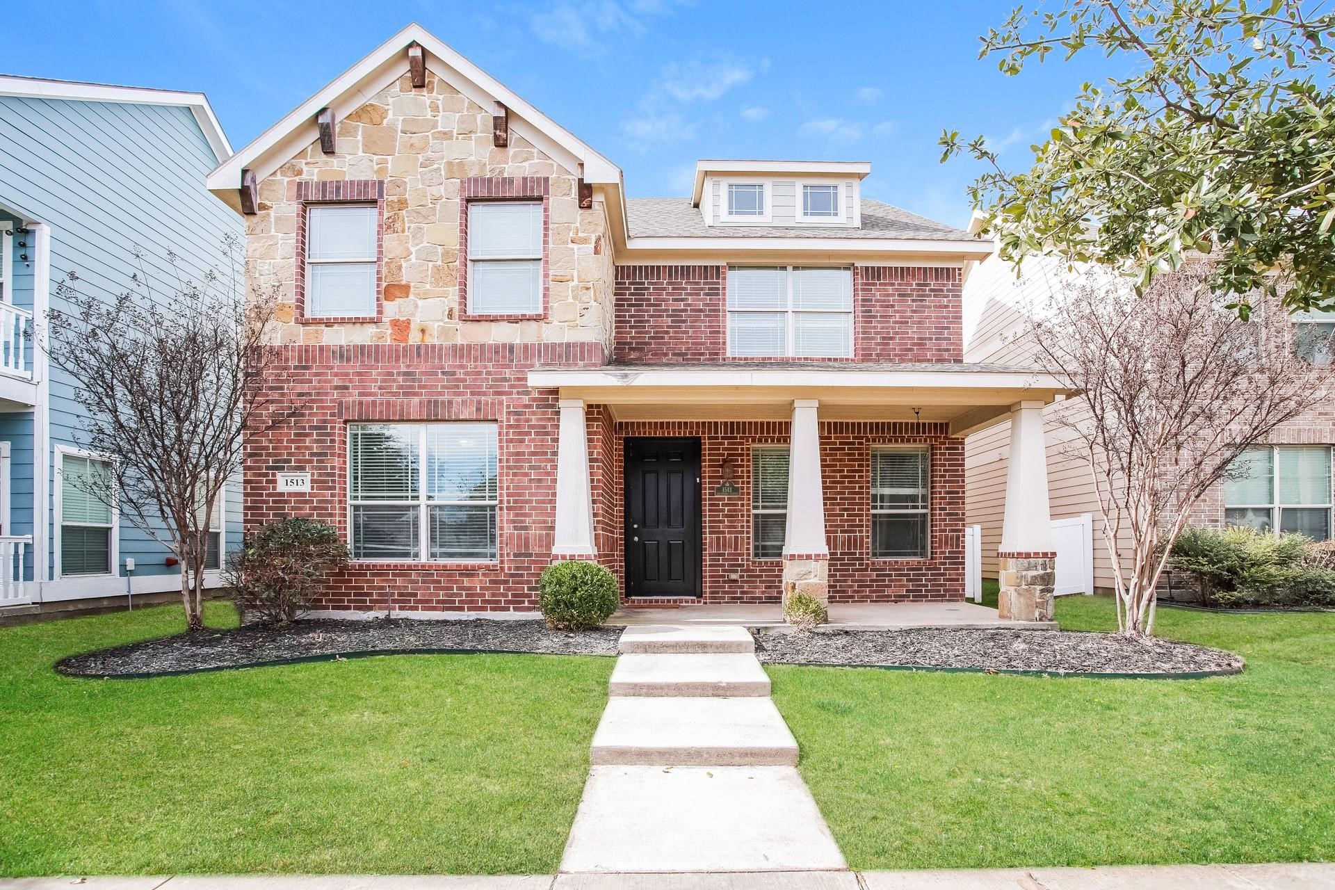 1513 Sycamore Street Aubrey TX 76227