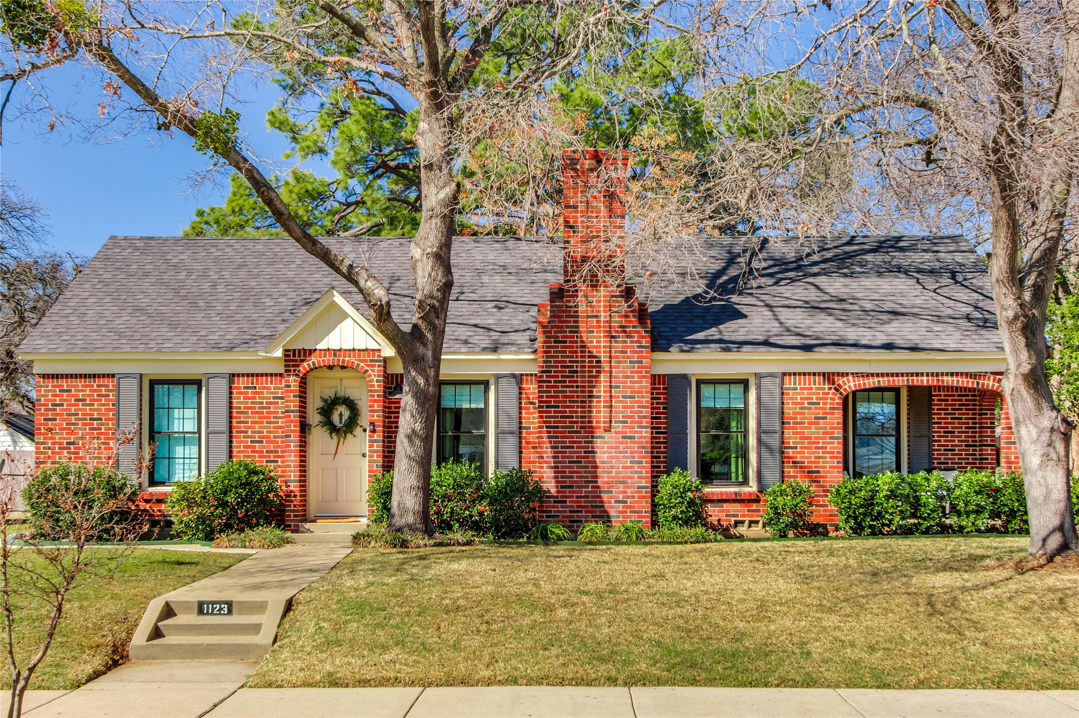 1123 Bonnie Brae Avenue Fort Worth TX 76111