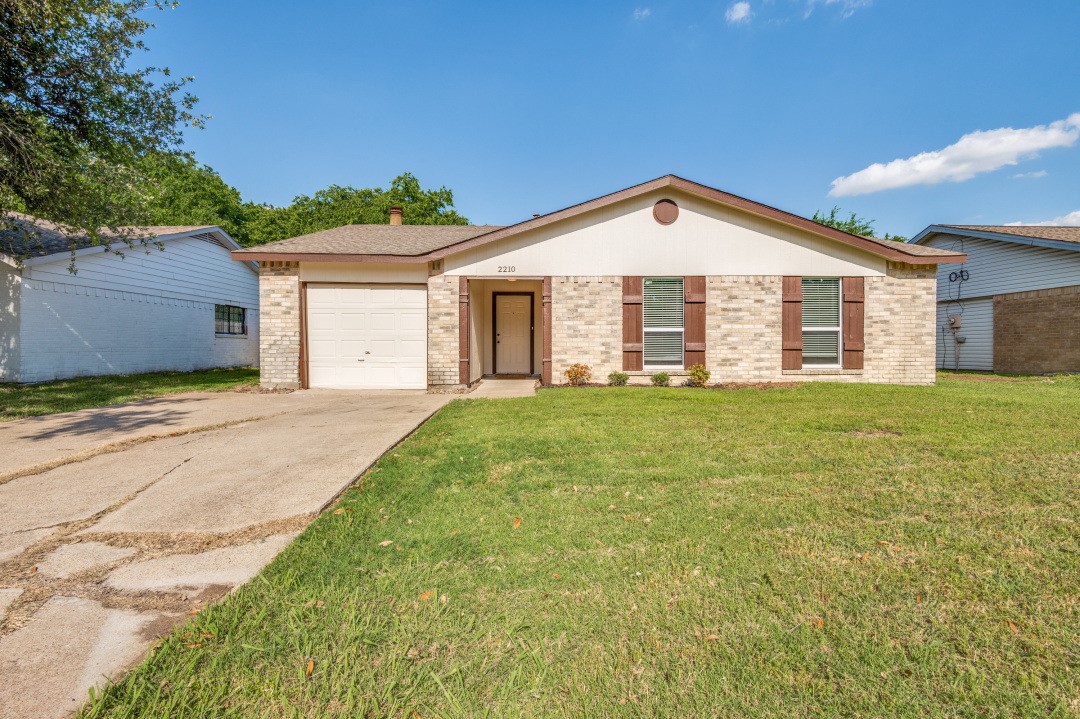 2210 Sheriff Drive Grand Prairie TX 75051