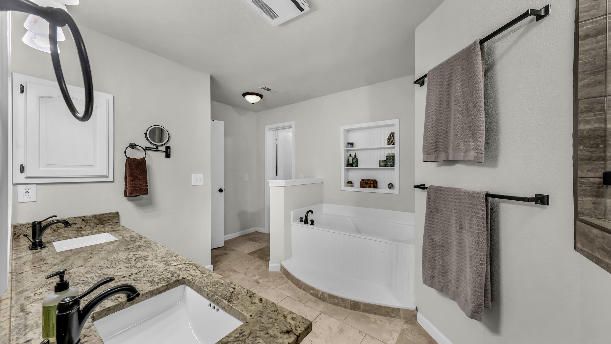 8012 Ravenswood Road Granbury TX 76049