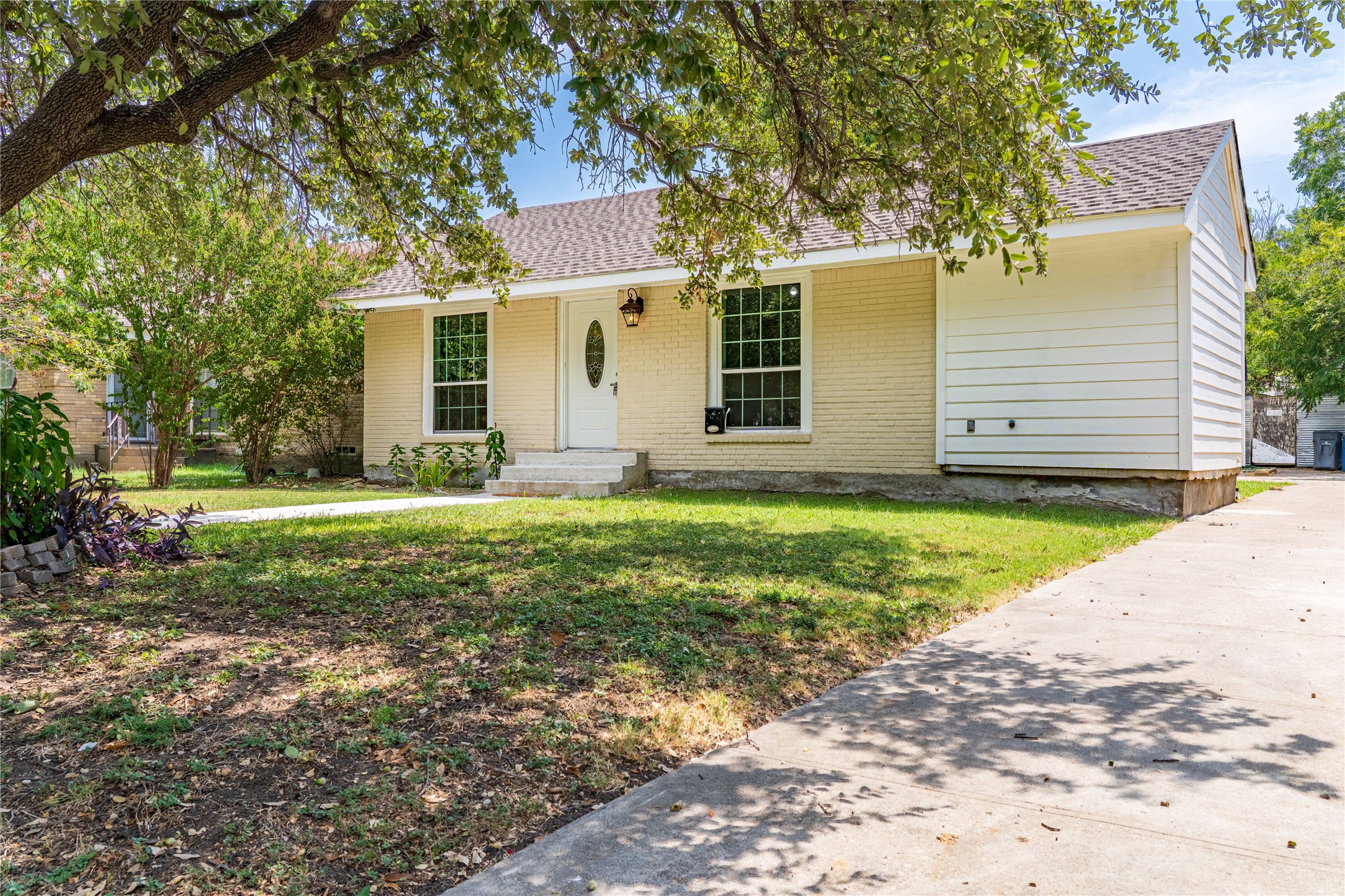 2606 Roanoke Avenue Dallas TX 75235