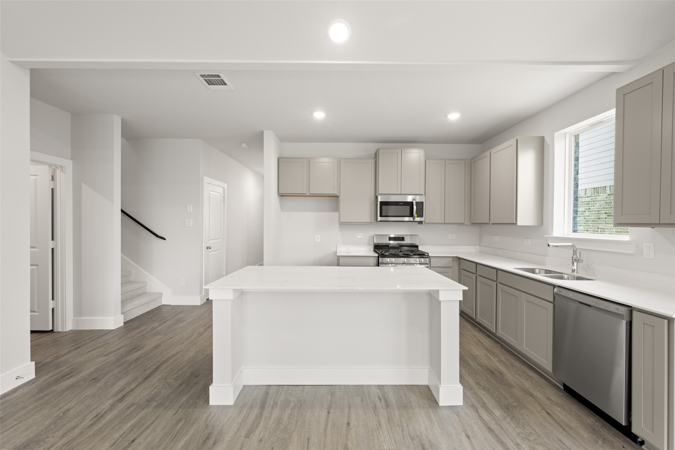 6728 Rockshire Fort Worth TX 76123