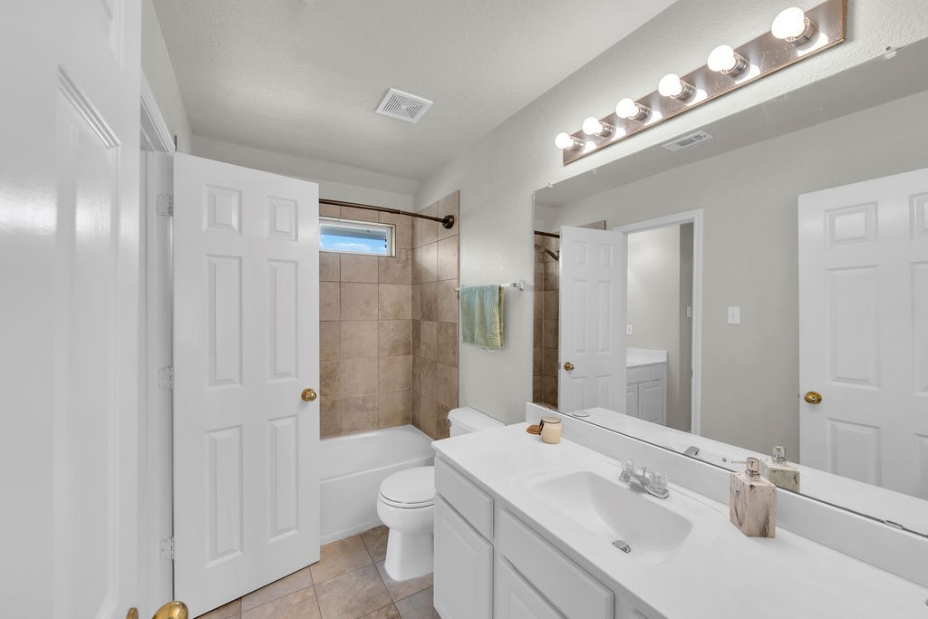 221 Woodlake Drive Murphy TX 75094