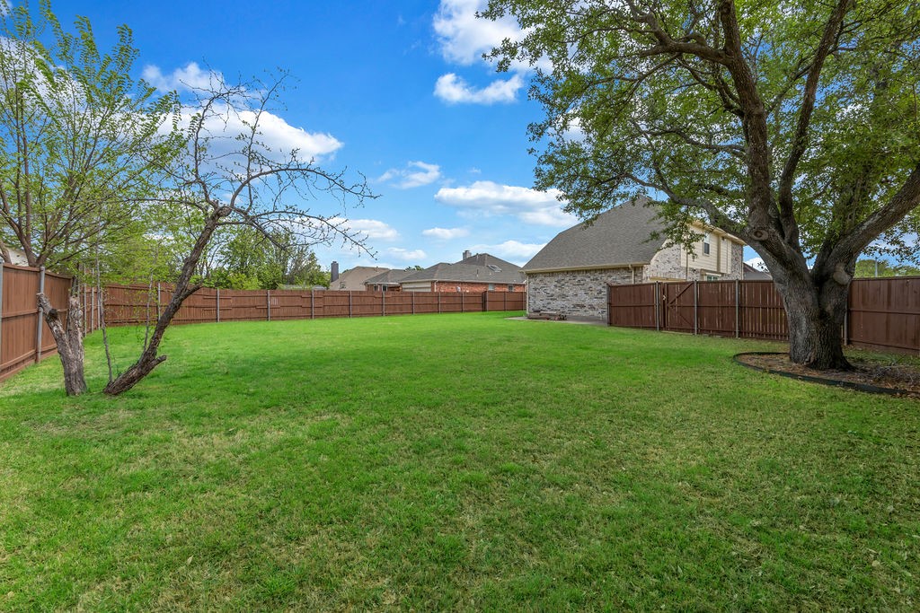 221 Woodlake Drive Murphy TX 75094