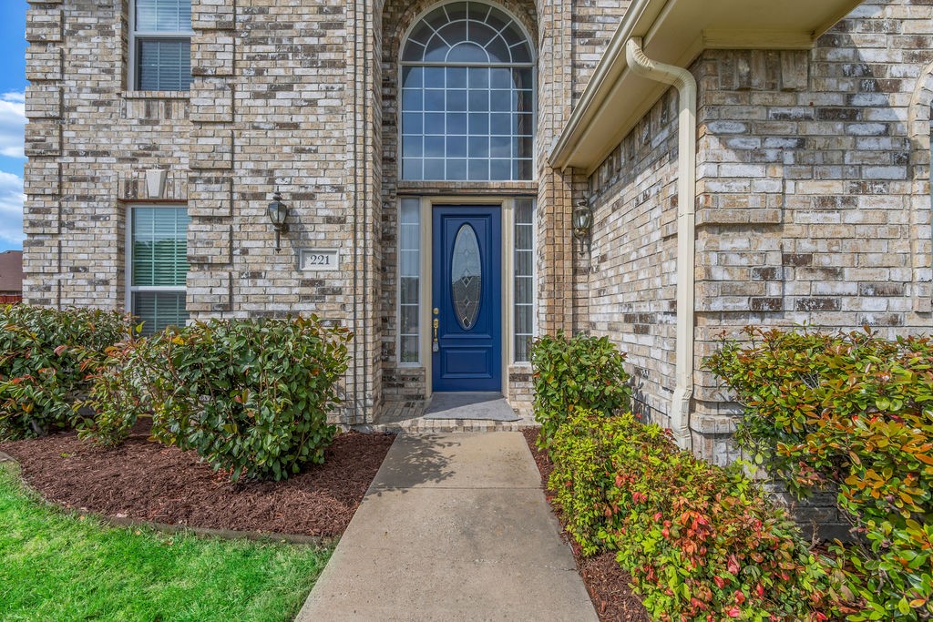 221 Woodlake Drive Murphy TX 75094