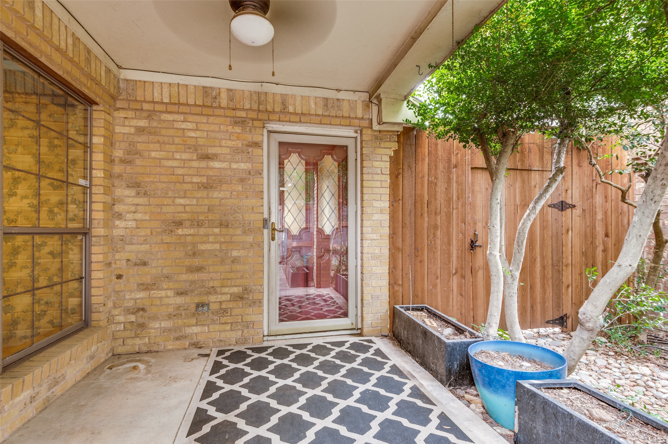 512 Bryan Court Irving TX 75060