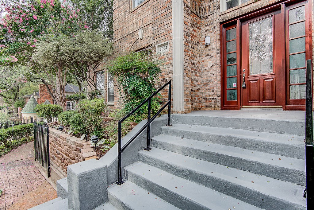 2004 Lakehill Court Arlington TX 76012