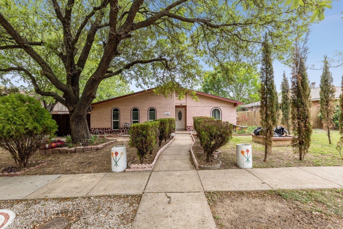 7304 Chinaberry Road Dallas TX 75249
