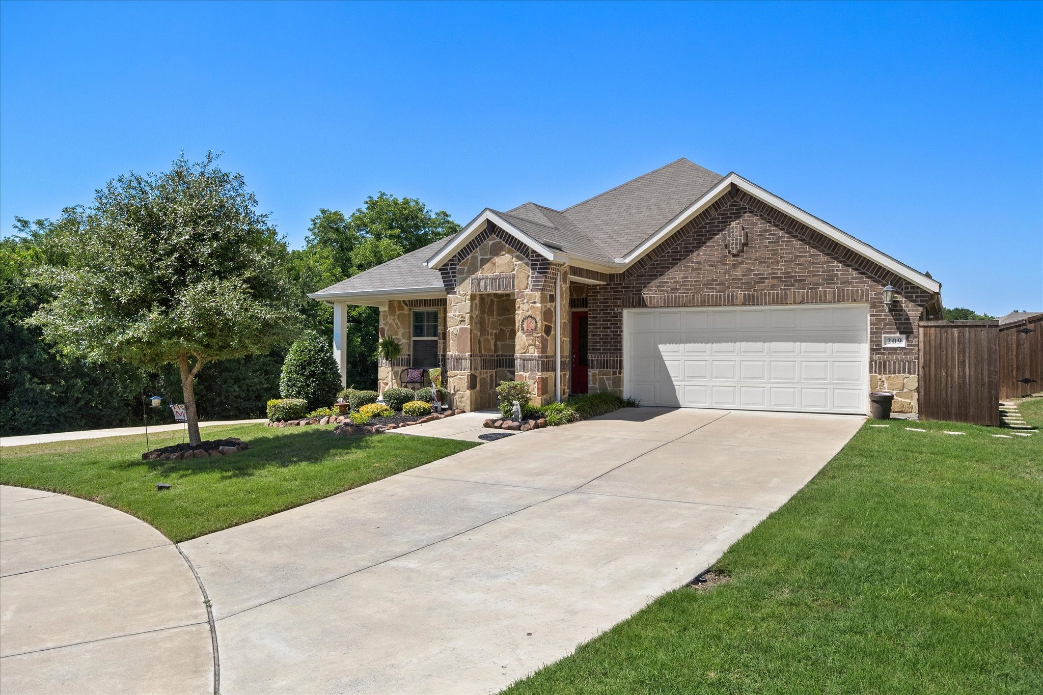 209 Maverick Court Lavon TX 75166