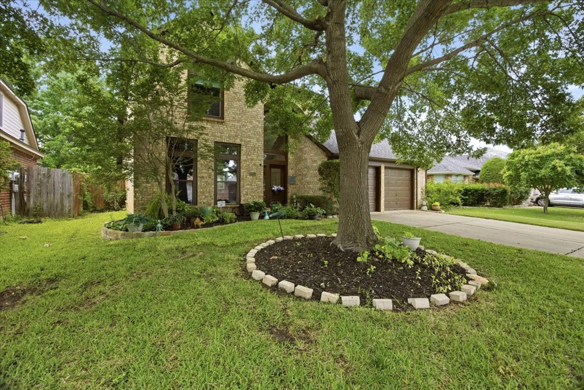 6801 Briarwood Drive Fort Worth TX 76132