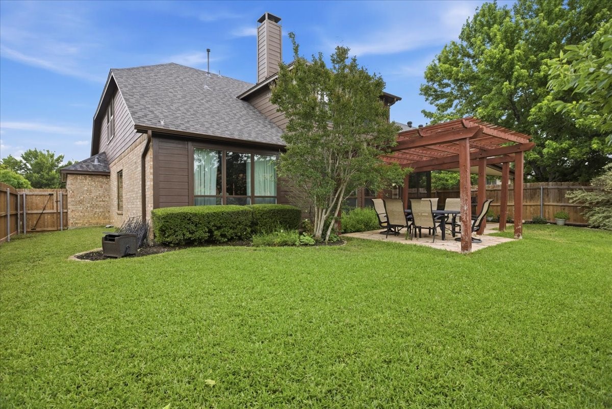 6801 Briarwood Drive Fort Worth TX 76132