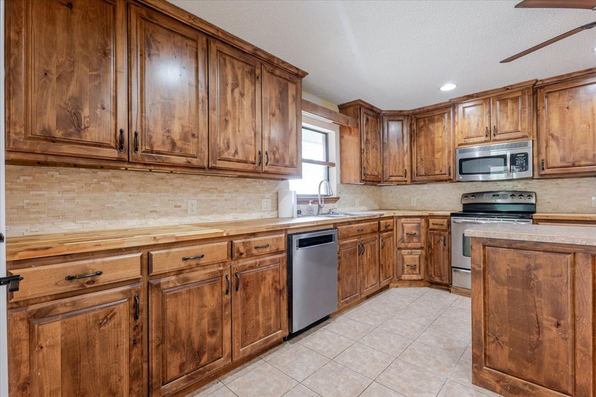 606 Grindstone Road Brock TX 76087