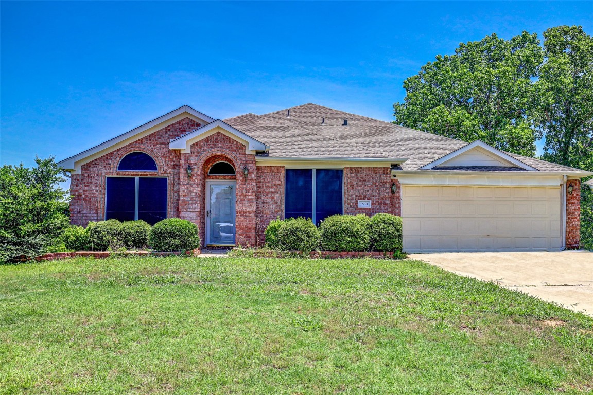 1533 Creekstone Court Fort Worth TX 76112