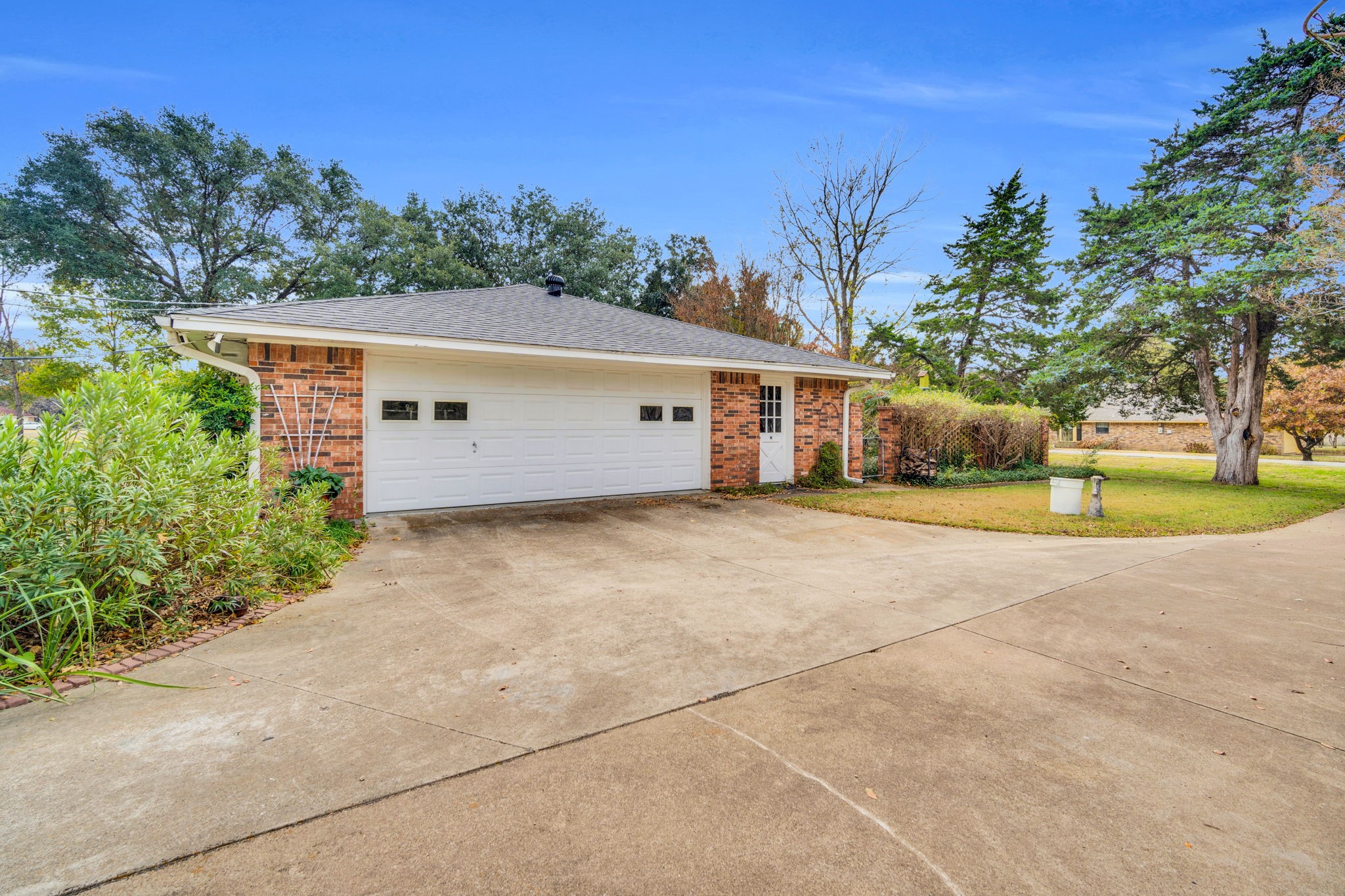214 Willow Creek Lane Ovilla TX 75154