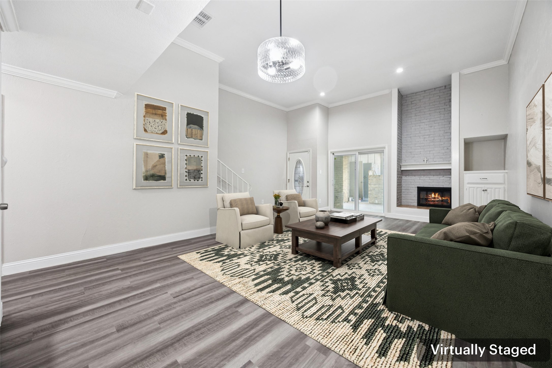 207 E Harwood Road Euless TX 76039