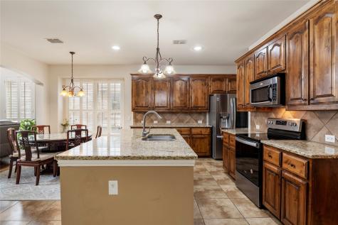 10708 Leesa Drive Mckinney TX 75072