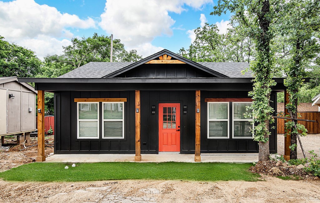 90 Live Oak Street Alvarado TX 76009