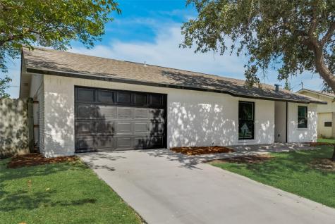 305 S Holiday Drive Grand Prairie TX 75052