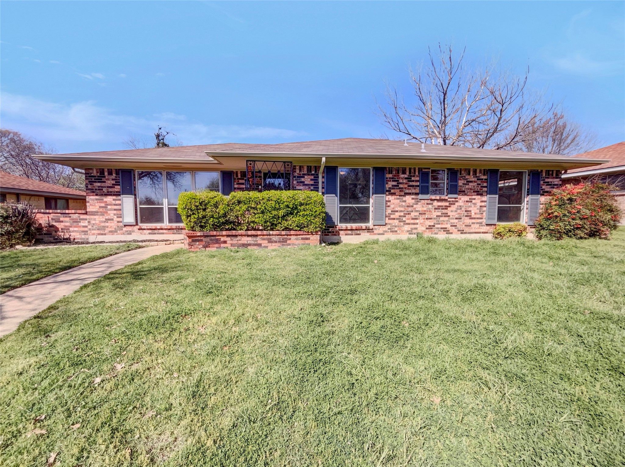 937 Dogwood Trail Lancaster TX 75146