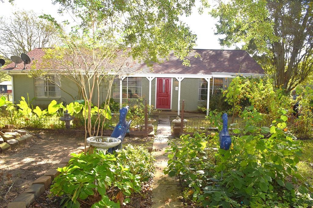 890 An County Road 444 Palestine TX 75803